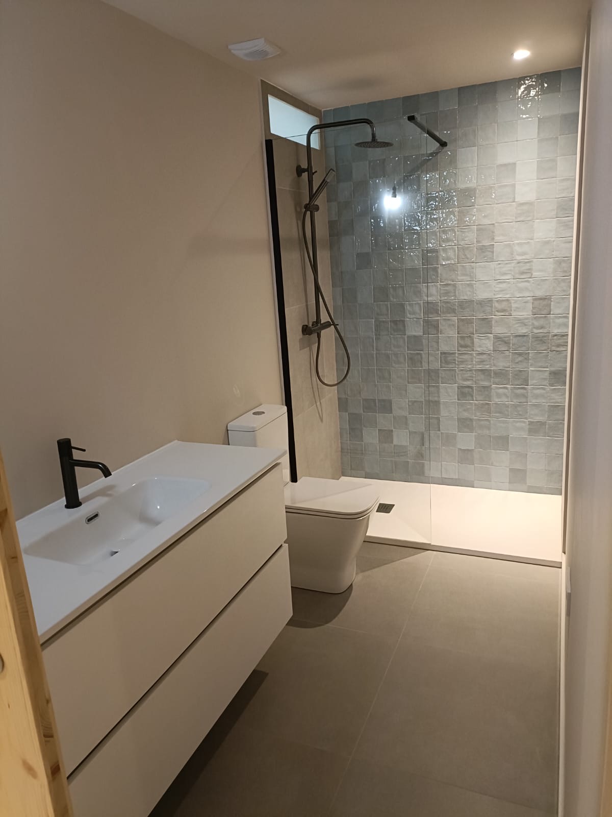 Reforma integral de baño ejecutada por ETCAN.MAY SL en Barcelona